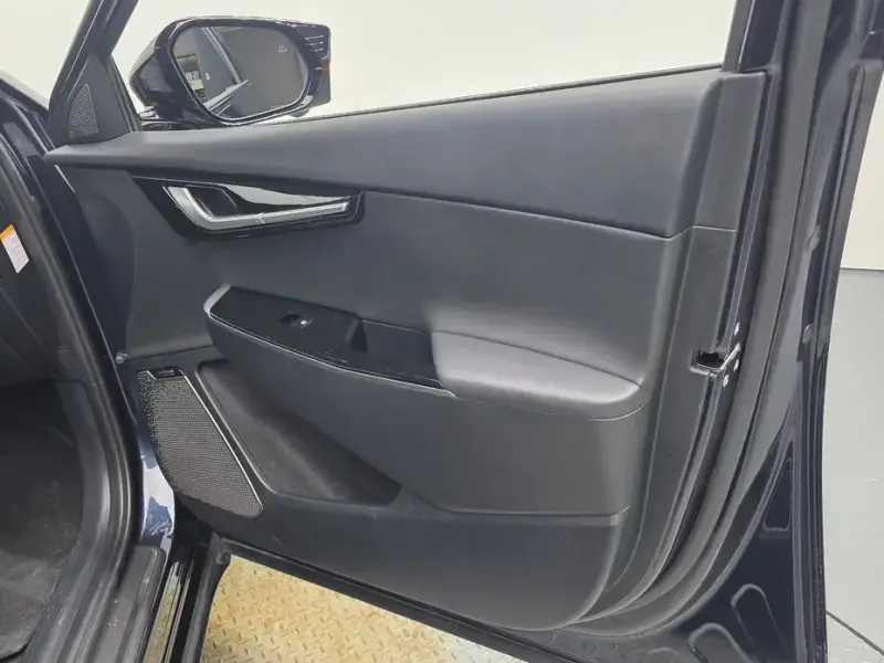 2023 Kia EV6 с пробегом 34 268 км