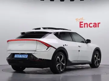 2023 Kia EV6 с пробегом 86 008 км