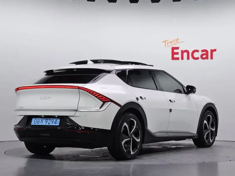 2023 Kia EV6 с пробегом 86 008 км