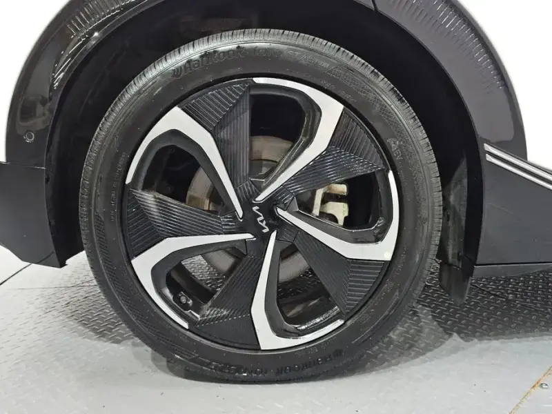 2023 Kia EV6 с пробегом 86 008 км