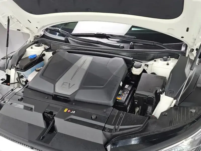2023 Kia EV6 с пробегом 86 008 км
