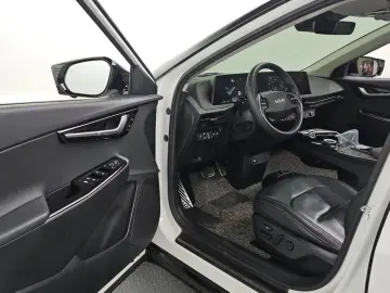 2023 Kia EV6 с пробегом 86 008 км