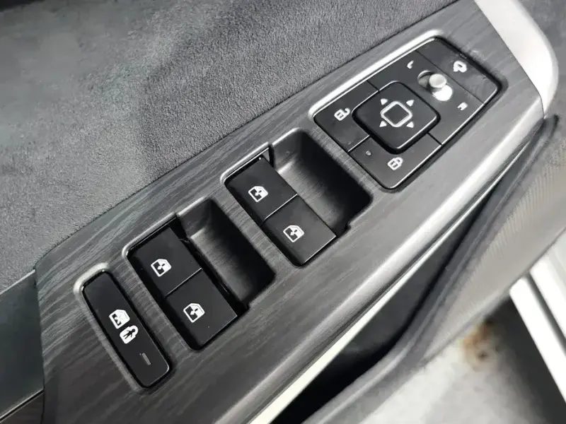 2023 Kia EV6 с пробегом 28 839 км