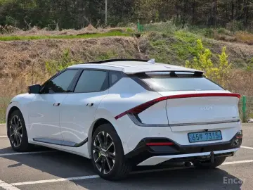 2022 Kia EV6 с пробегом 83 763 км