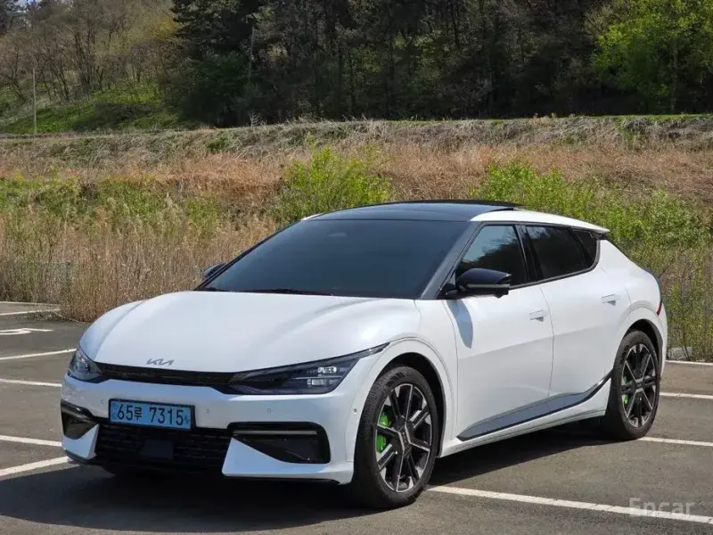 2022 Kia EV6 с пробегом 83 763 км