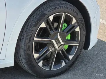 2022 Kia EV6 с пробегом 83 763 км