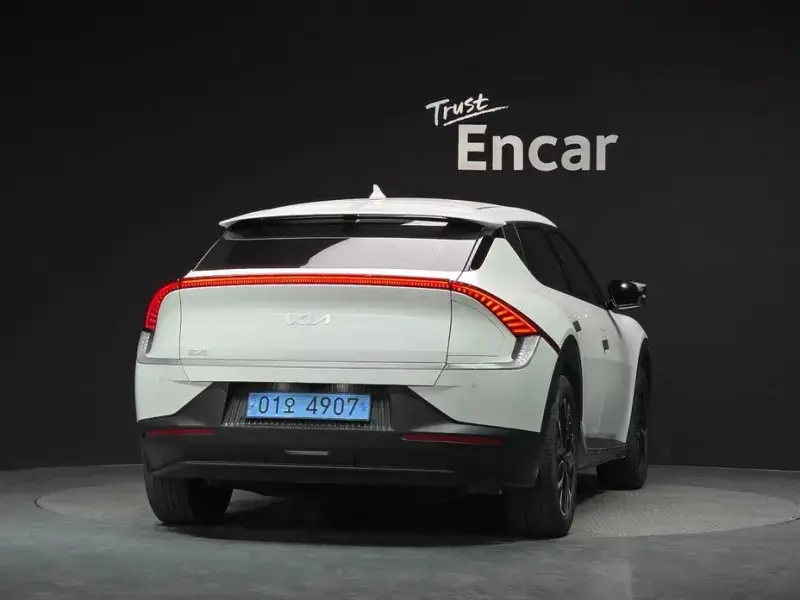 2022 Kia EV6 с пробегом 34 586 км