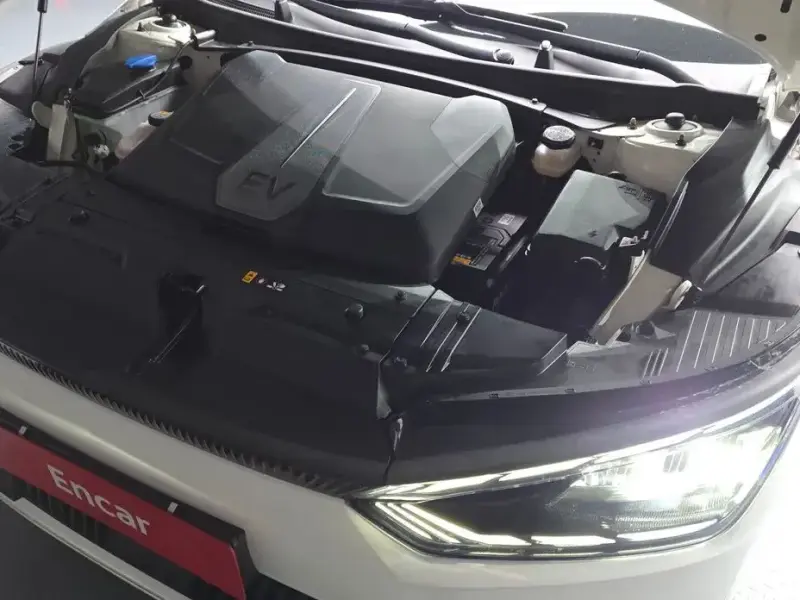 2022 Kia EV6 с пробегом 34 586 км