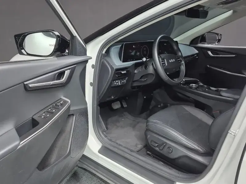 2022 Kia EV6 с пробегом 34 586 км
