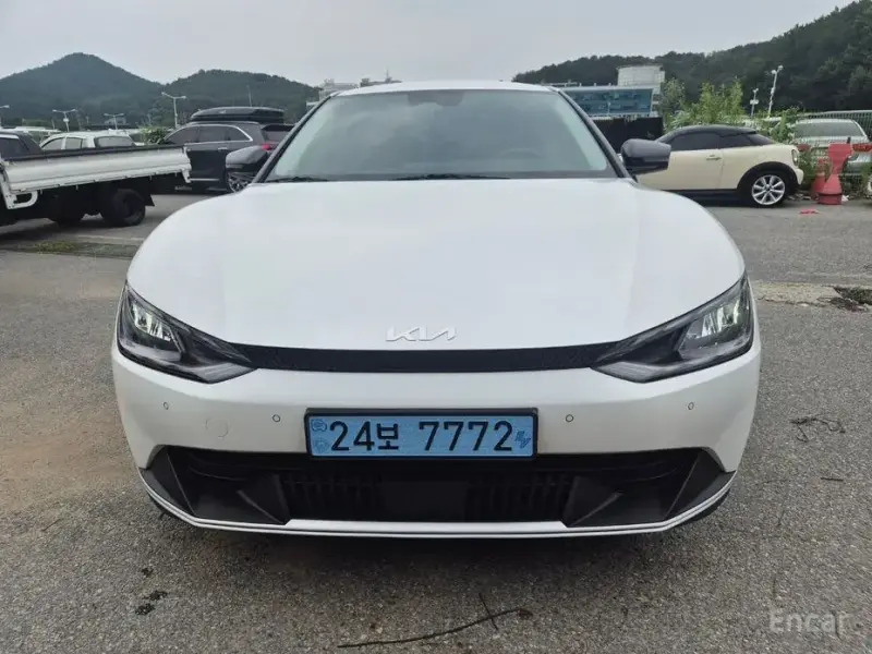 2022 Kia EV6 с пробегом 86 700 км