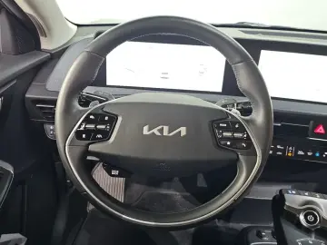 2022 Kia EV6 с пробегом 12 772 км