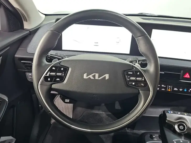 2022 Kia EV6 с пробегом 12 772 км
