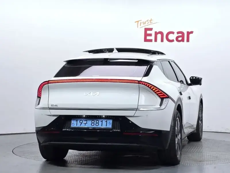 2023 Kia EV6 с пробегом 31 452 км