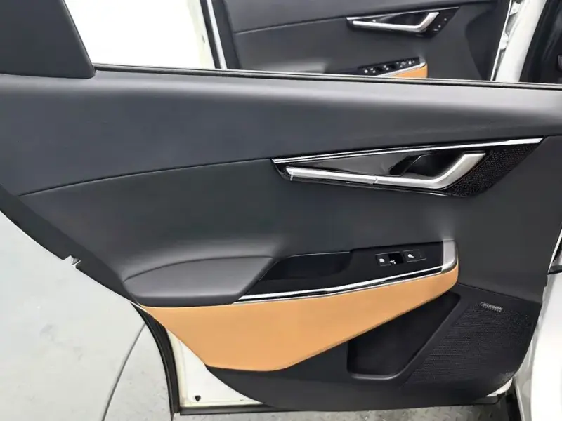 2023 Kia EV6 с пробегом 31 452 км