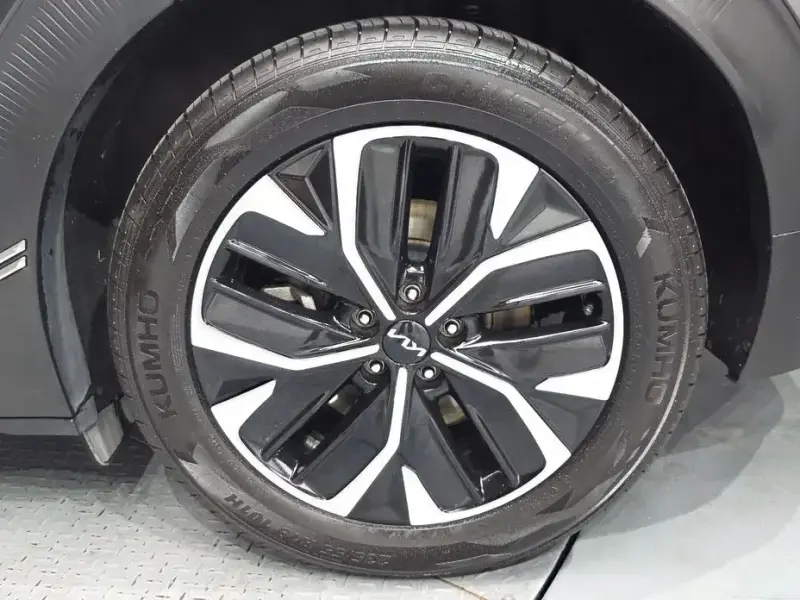 2022 Kia EV6 с пробегом 85 984 км