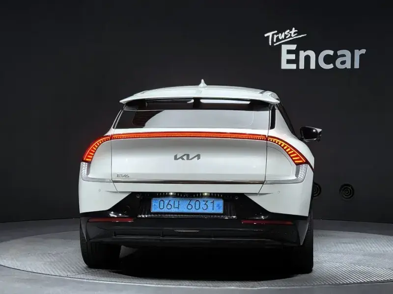 2023 Kia EV6 с пробегом 52 151 км