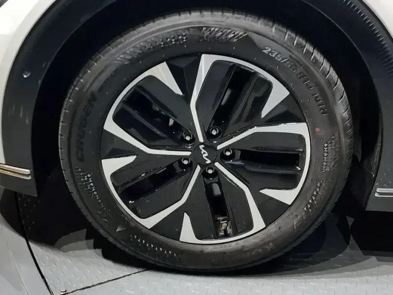 2023 Kia EV6 с пробегом 52 151 км