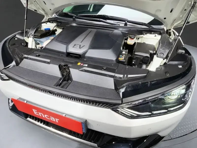 2023 Kia EV6 с пробегом 52 151 км