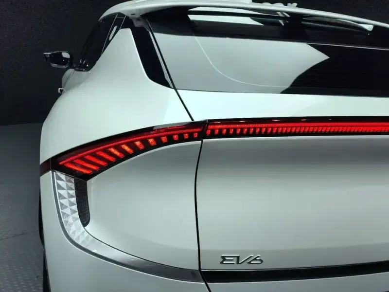 2023 Kia EV6 с пробегом 52 151 км