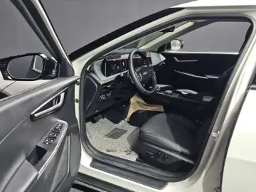 2022 Kia EV6 с пробегом 80 959 км