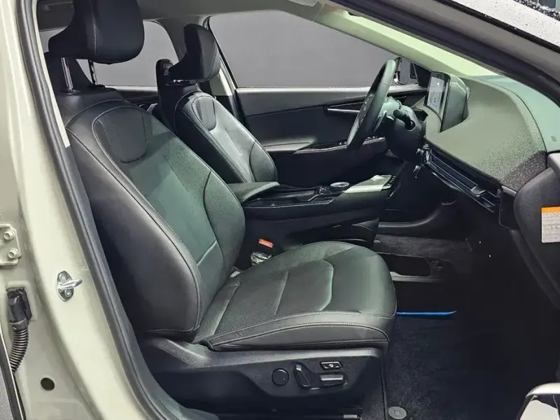 2022 Kia EV6 с пробегом 40 608 км