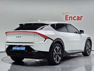 2024 Kia EV6 с пробегом 34 890 км