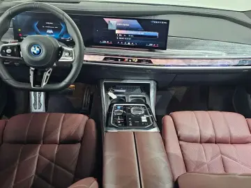 2024 BMW i7 с пробегом 62 037 км