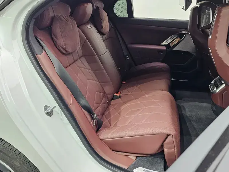2024 BMW i7 с пробегом 62 037 км