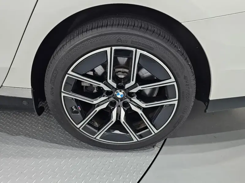 2024 BMW i7 с пробегом 62 037 км