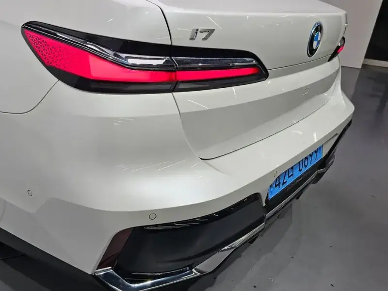2024 BMW i7 с пробегом 62 037 км