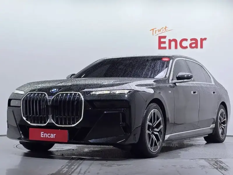 2025 BMW i7 с пробегом 21 776 км