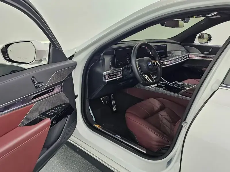 2024 BMW i7 с пробегом 62 037 км