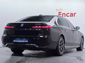 2025 BMW i7 с пробегом 21 776 км