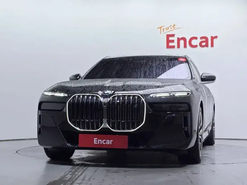 2025 BMW i7 с пробегом 21 776 км