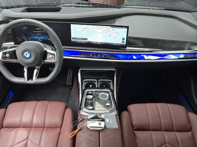 2025 BMW i7 с пробегом 21 776 км