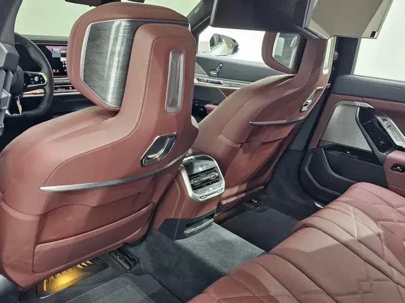 2024 BMW i7 с пробегом 62 037 км