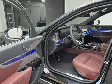 2025 BMW i7 с пробегом 21 776 км