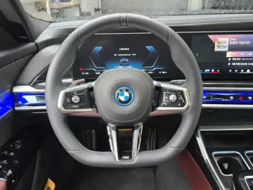 2025 BMW i7 с пробегом 21 776 км