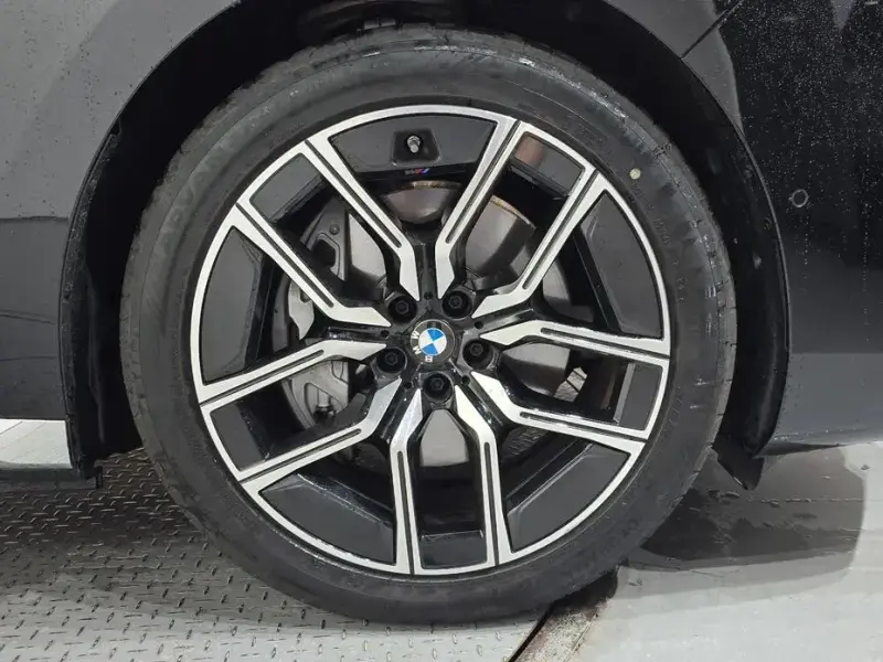 2025 BMW i7 с пробегом 21 776 км