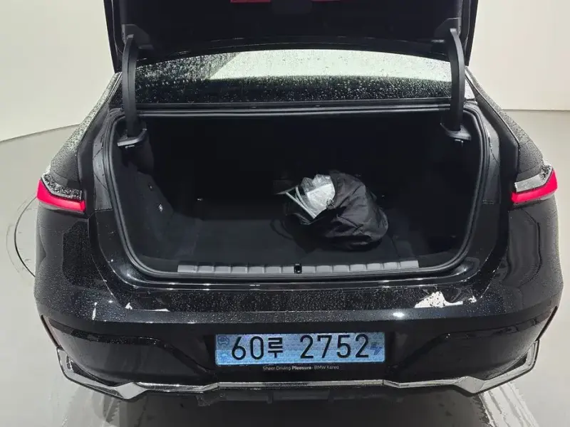 2025 BMW i7 с пробегом 21 776 км
