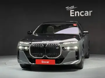2024 BMW i7 с пробегом 16 228 км