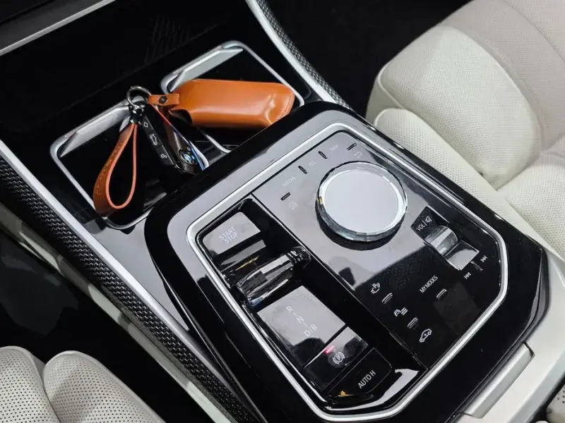 2024 BMW i7 с пробегом 16 228 км