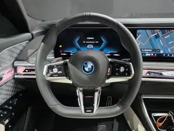 2024 BMW i7 с пробегом 16 228 км