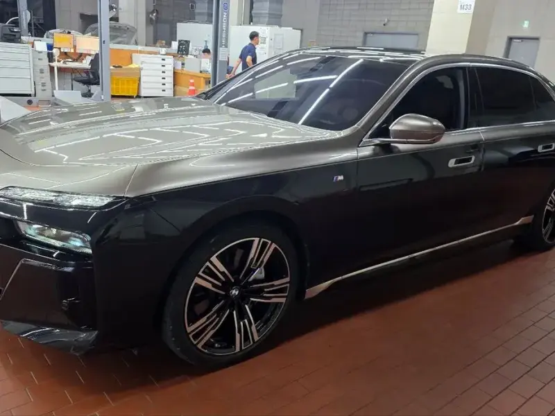 2023 BMW i7 с пробегом 35 550 км