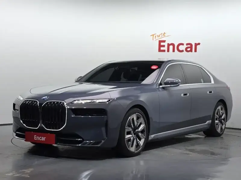 2023 BMW i7 с пробегом 54 879 км
