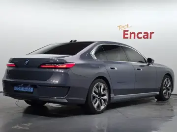 2023 BMW i7 с пробегом 54 879 км