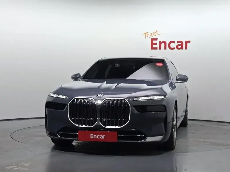 2023 BMW i7 с пробегом 54 879 км