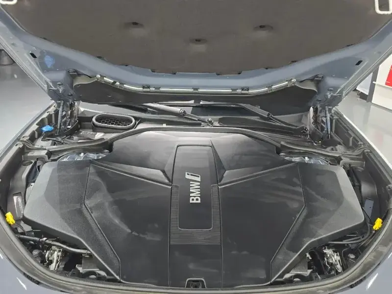 2023 BMW i7 с пробегом 54 879 км