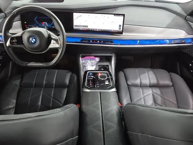 2023 BMW i7 с пробегом 54 879 км