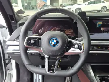 2024 BMW i7 с пробегом 24 934 км
